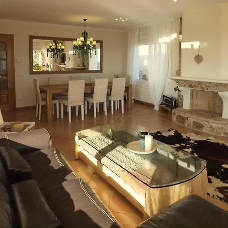 Sleeps 10 Pool Wifi Villa
